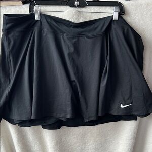 Nike Women's Black Athletic Skorts in 3X dri fit